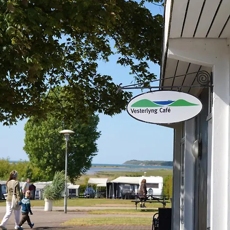 אתר קמפינג Vesterlyng And פולנסלב