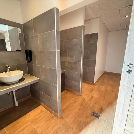 Vesterlyng And פולנסלב